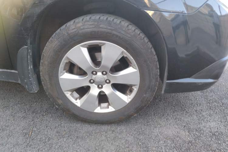Used Subaru Outback 2011 2.5i Luxury Edition Right Front Wheel Hub