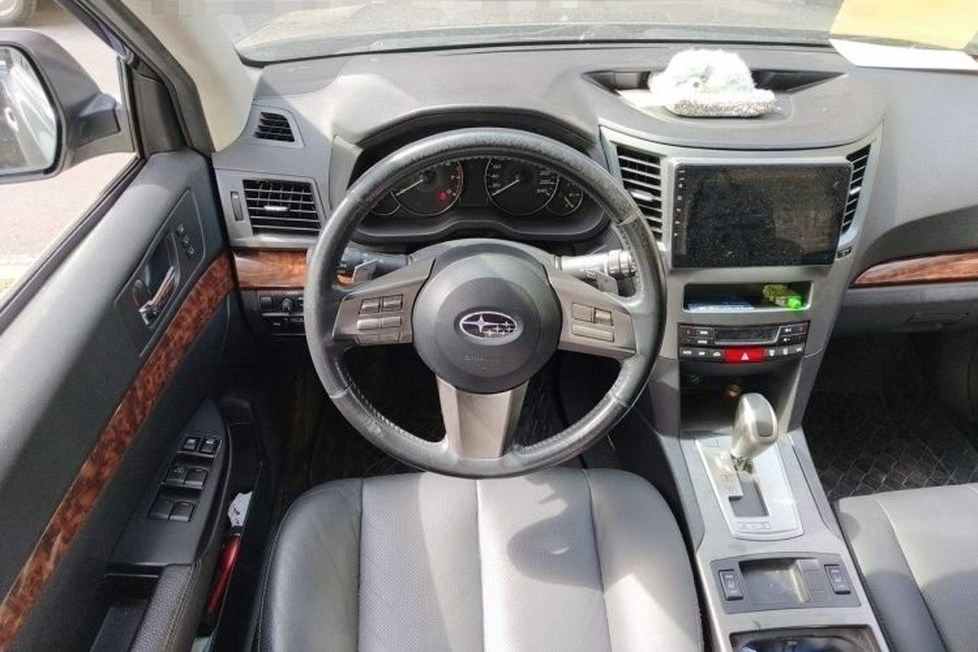 Used Subaru Outback 2011 2.5i Luxury Navigation Edition Steering Wheel