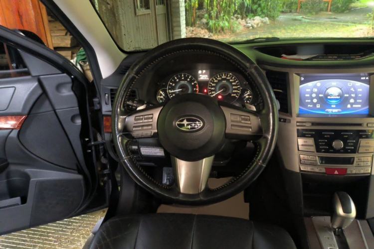 Used Subaru Outback 2011 2.5i Luxury Edition Steering Wheel