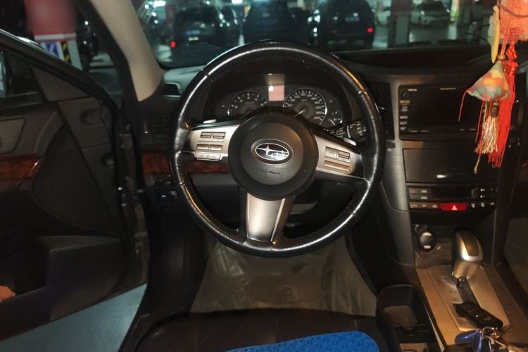 Used Subaru Outback 2011 2.5i Luxury Navigation Edition Steering Wheel
