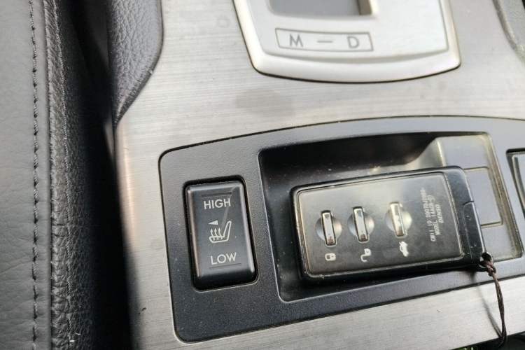 Used Subaru Outback 2011 2.5i Luxury Navigation Edition Vehicle Key