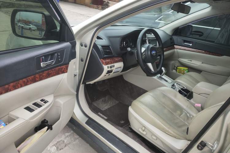 Used Subaru Outback 2011 2.5i Luxury Edition Driver Seat