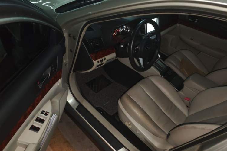 Used Subaru Outback 2011 2.5i Luxury Navigation Edition Driver Seat