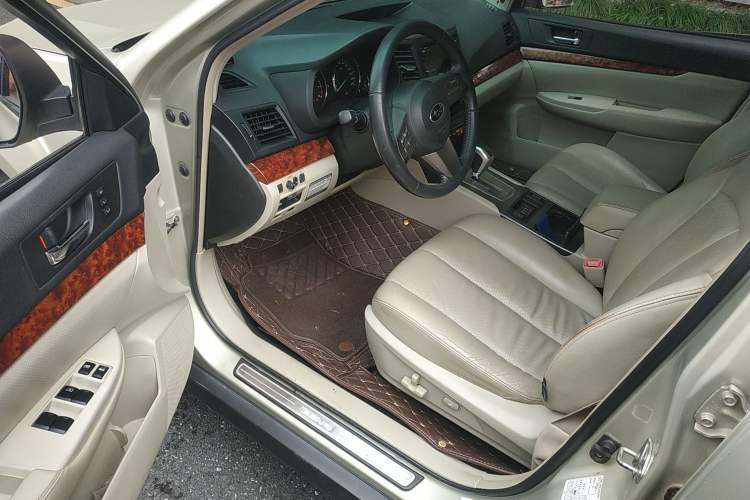 Used Subaru Outback 2011 2.5i Luxury Edition Driver Seat
