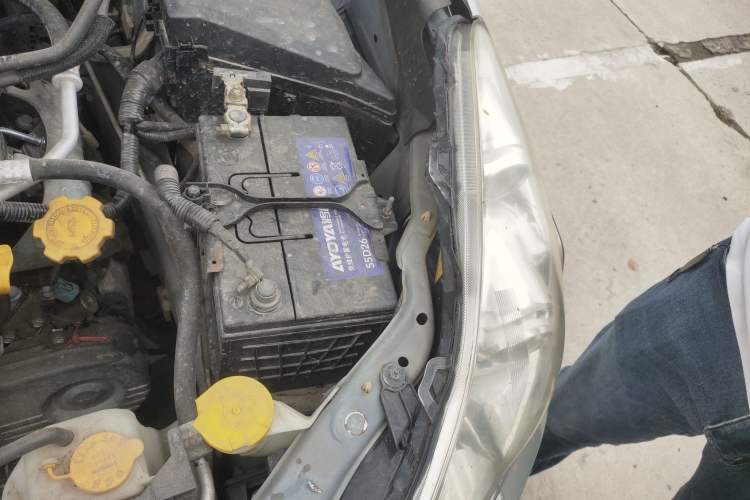 Used Subaru Outback 2011 2.5i Luxury Edition Engine Bay Left