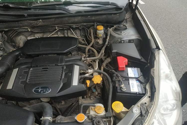 Used Subaru Outback 2011 2.5i Luxury Edition Engine Bay Left