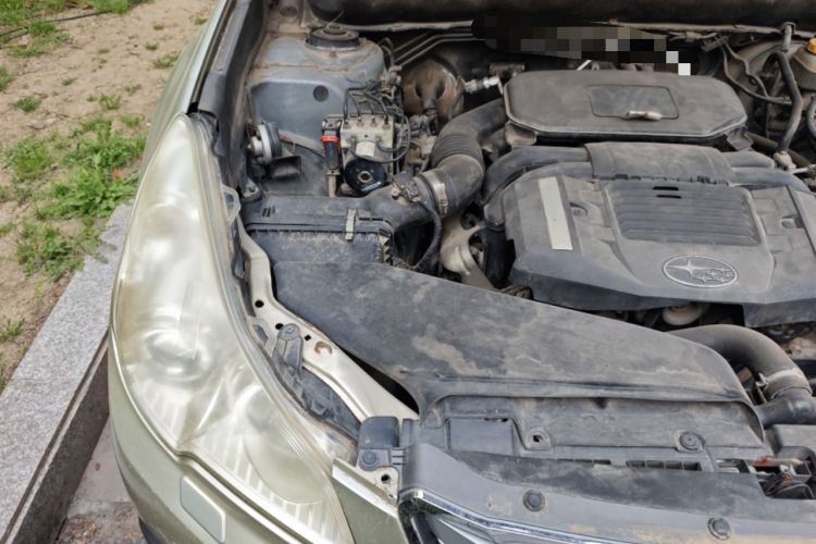 Used Subaru Outback 2011 2.5i Luxury Edition Engine Bay Right