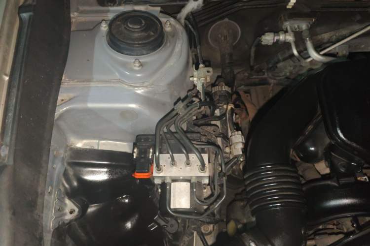 Used Subaru Outback 2011 2.5i Luxury Navigation Edition Engine Bay Right