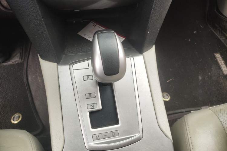 Used Subaru Outback 2011 2.5i Luxury Edition Gear Lever