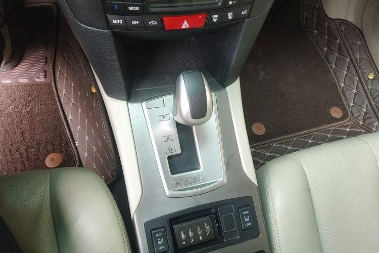 Used Subaru Outback 2011 2.5i Luxury Edition Gear Lever