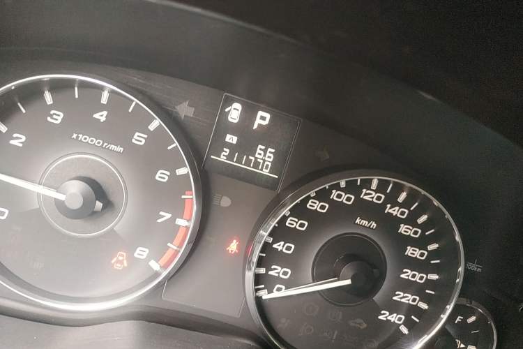 Used Subaru Outback 2011 2.5i Luxury Edition Odometer Close Up