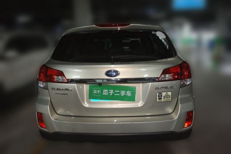 Used Subaru Outback 2011 2.5i Luxury Navigation Edition Rear