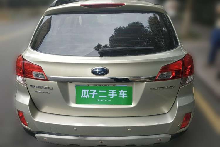 Used Subaru Outback 2011 2.5i Luxury Edition Rear