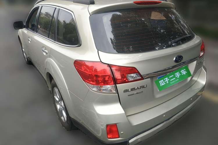 Used Subaru Outback 2011 2.5i Luxury Edition Rear Left 45 Deg