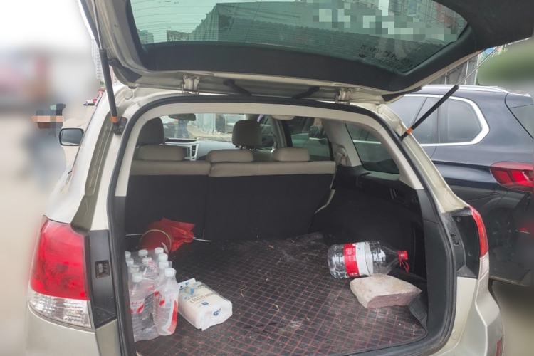 Used Subaru Outback 2011 2.5i Luxury Edition Trunk