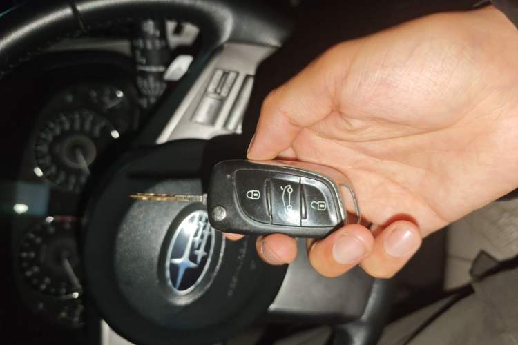 Used Subaru Outback 2011 2.5i Luxury Navigation Edition Vehicle Key