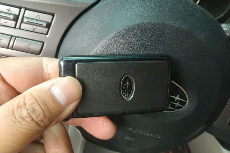Used Subaru Outback 2011 2.5i Luxury Edition Vehicle Key