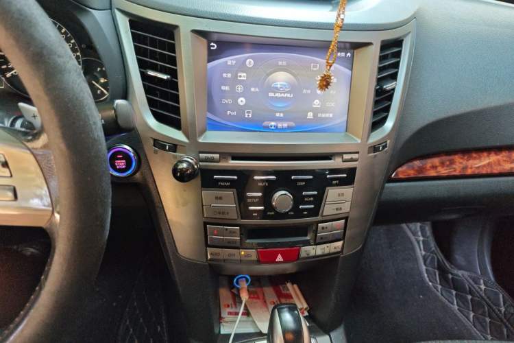 Used Subaru Outback 2011 2.5i Luxury Navigation Edition Audio And AC Panel