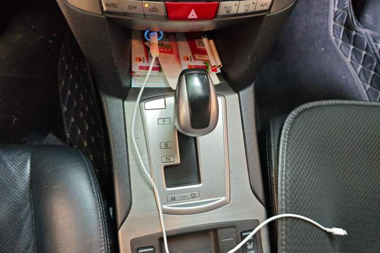 Used Subaru Outback 2011 2.5i Luxury Navigation Edition Gear Lever