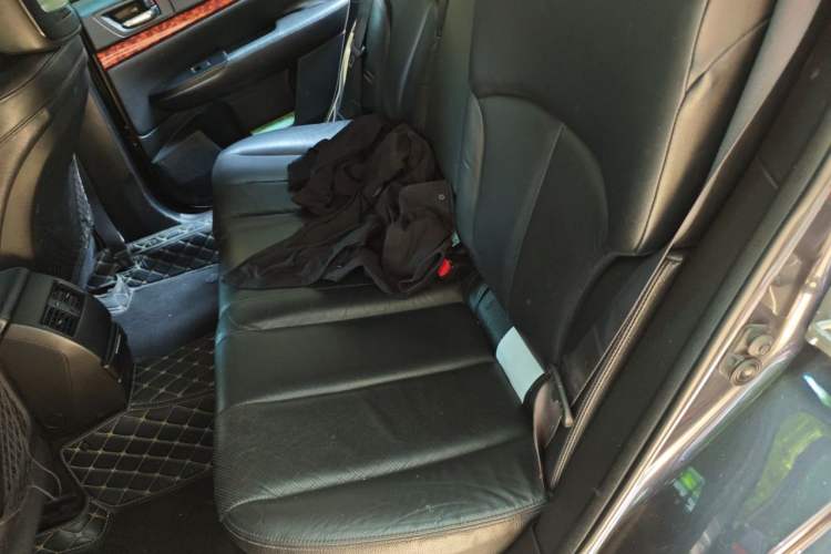 Used Subaru Outback 2011 2.5i Luxury Navigation Edition Left Rear Seat