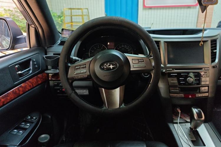 Used Subaru Outback 2011 2.5i Luxury Navigation Edition Steering Wheel