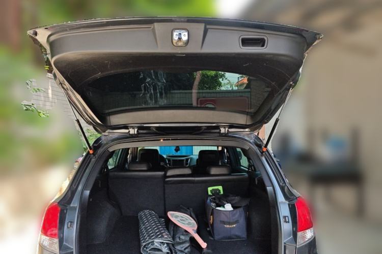 Used Subaru Outback 2011 2.5i Luxury Navigation Edition Trunk