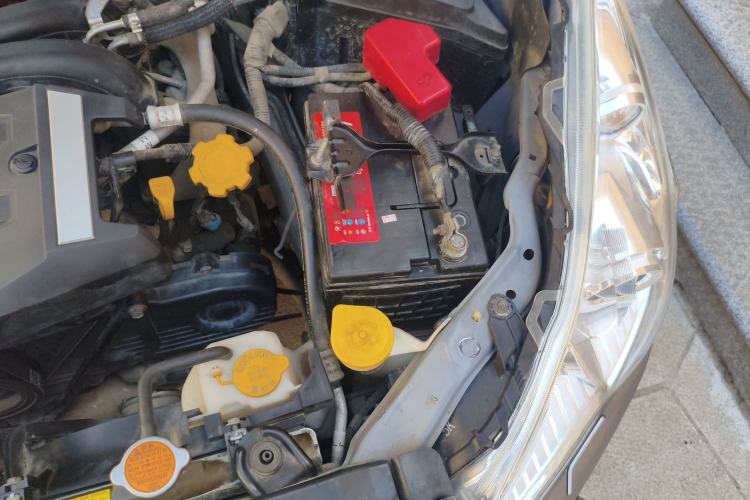 Used Subaru Outback 2011 2.5i Luxury Edition Engine Bay Left