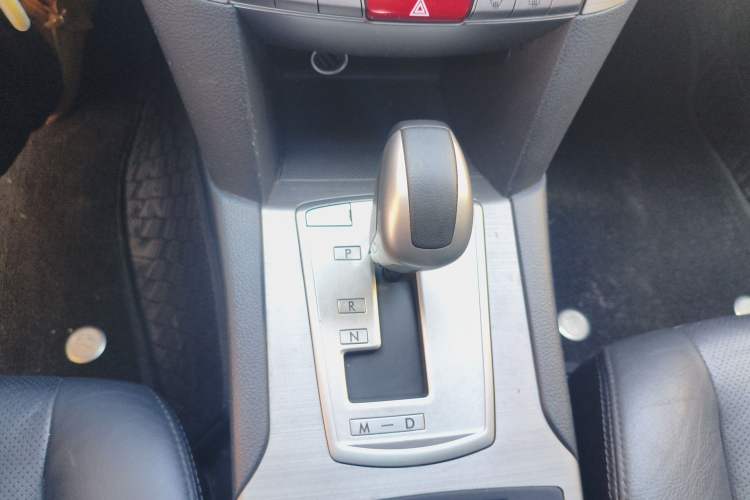 Used Subaru Outback 2011 2.5i Luxury Edition Gear Lever