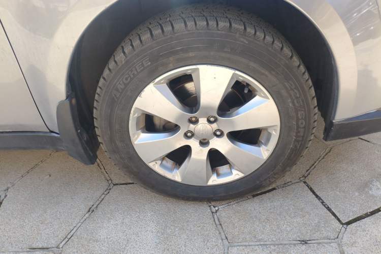 Used Subaru Outback 2011 2.5i Luxury Edition Right Front Wheel Hub