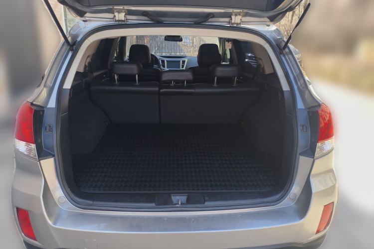 Used Subaru Outback 2011 2.5i Luxury Edition Trunk