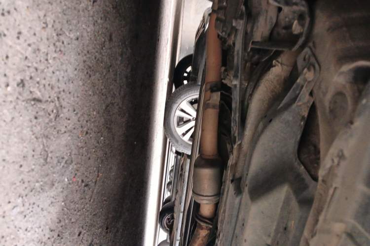 Used Subaru Outback 2011 2.5i Luxury Edition Chassis Front Left