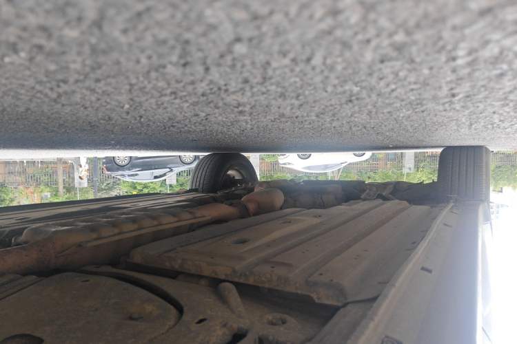 Used Subaru Outback 2011 2.5i Luxury Edition Chassis Rear Left