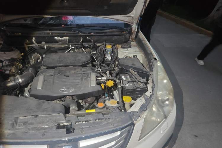 Used Subaru Outback 2011 2.5i Luxury Navigation Edition Engine Bay Left
