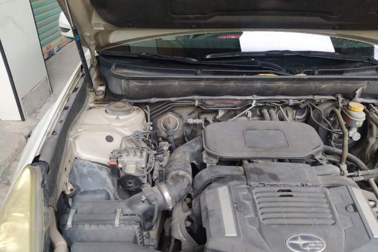 Used Subaru Outback 2011 2.5i Luxury Edition Engine Bay Right