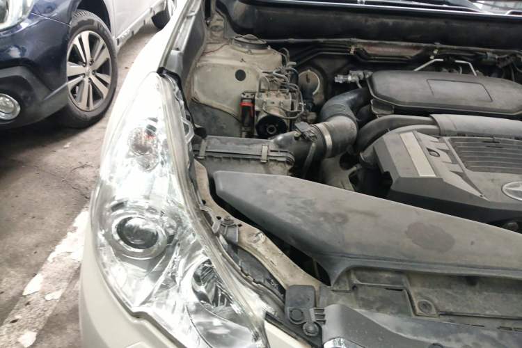 Used Subaru Outback 2011 2.5i Luxury Edition Engine Bay Right