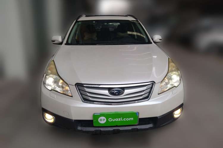 Used Subaru Outback 2011 2.5i Luxury Edition Front