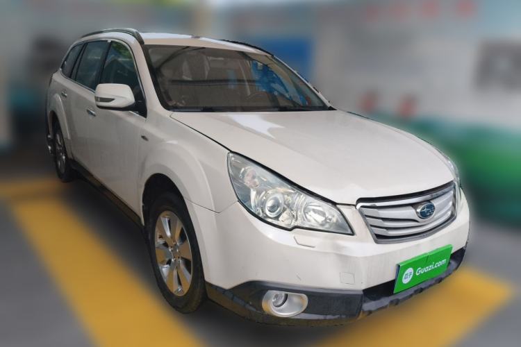 Used Subaru Outback 2011 2.5i Luxury Edition Front Right 45 Deg