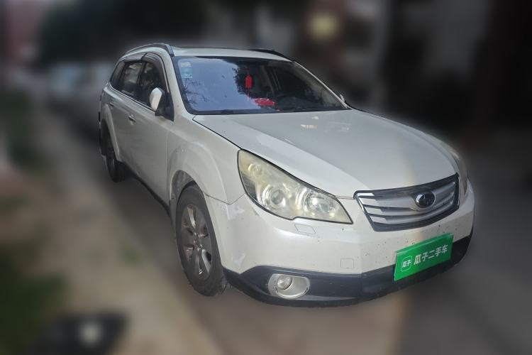 Used Subaru Outback 2011 2.5i Luxury Navigation Edition Front Right 45 Deg