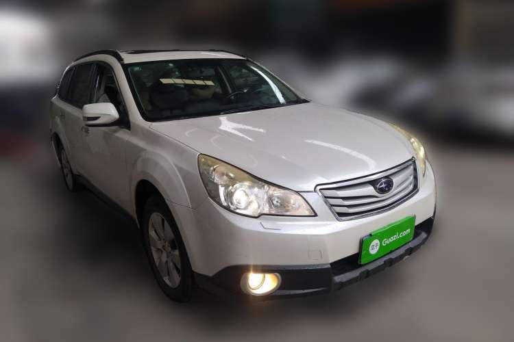 Used Subaru Outback 2011 2.5i Luxury Edition Front Right 45 Deg