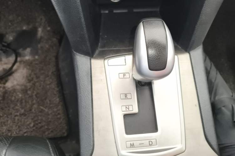 Used Subaru Outback 2011 2.5i Luxury Edition Gear Lever