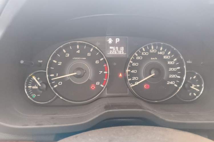 Used Subaru Outback 2011 2.5i Luxury Edition Instrument Cluster