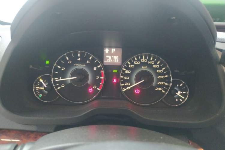 Used Subaru Outback 2011 2.5i Luxury Edition Instrument Cluster