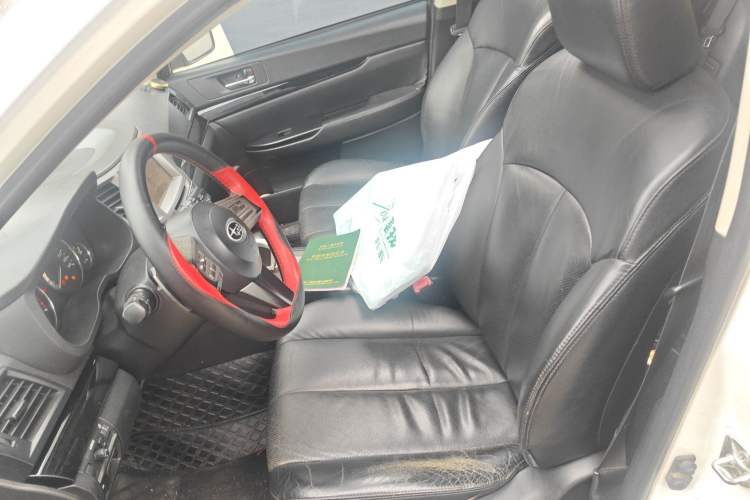 Used Subaru Outback 2011 2.5i Luxury Edition Left Front Seat