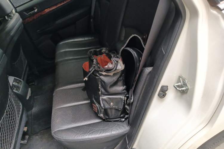 Used Subaru Outback 2011 2.5i Luxury Edition Left Rear Seat