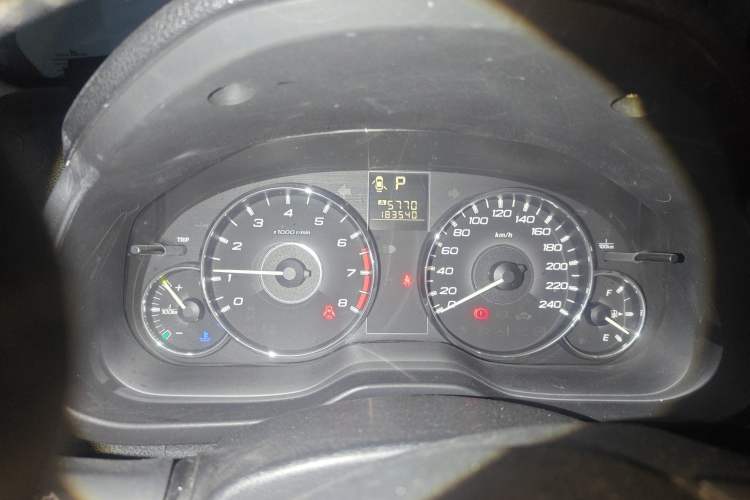Used Subaru Outback 2011 2.5i Luxury Navigation Edition Odometer Close Up