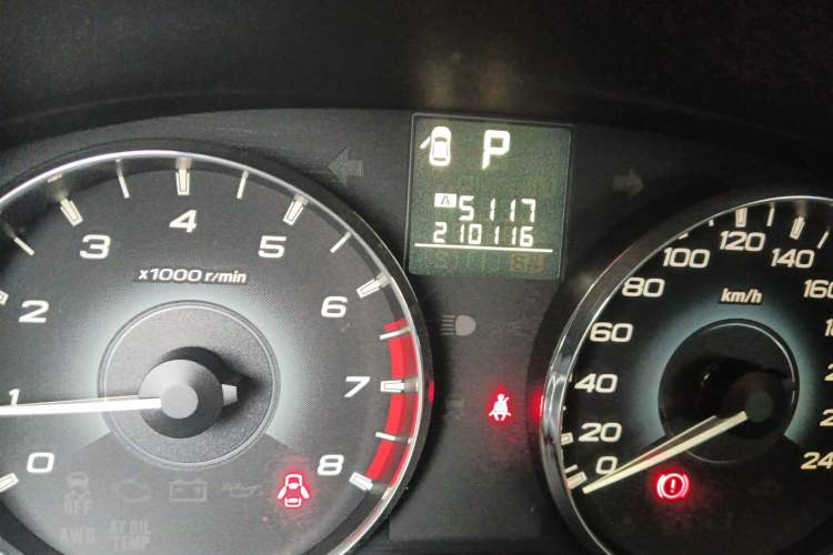 Used Subaru Outback 2011 2.5i Luxury Edition Odometer Close Up