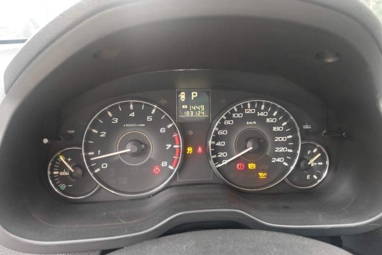 Used Subaru Outback 2011 2.5i Luxury Edition Odometer Close Up