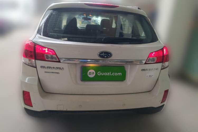 Used Subaru Outback 2011 2.5i Luxury Edition Rear
