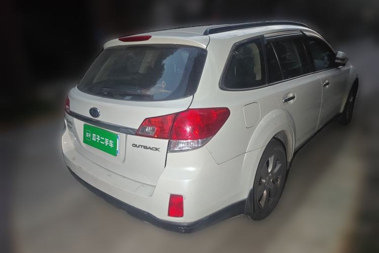 Used Subaru Outback 2011 2.5i Luxury Navigation Edition Rear Right 45 Deg