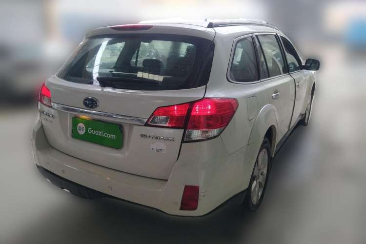 Used Subaru Outback 2011 2.5i Luxury Edition Rear Right 45 Deg